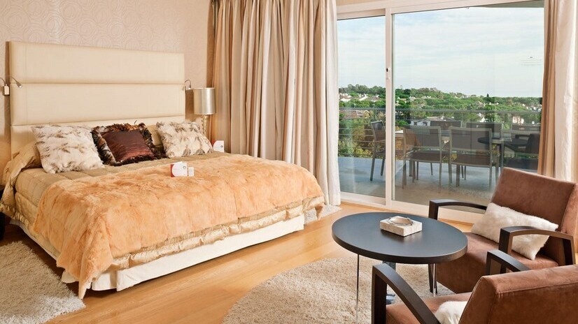 Presidential Suite sleeps 3 